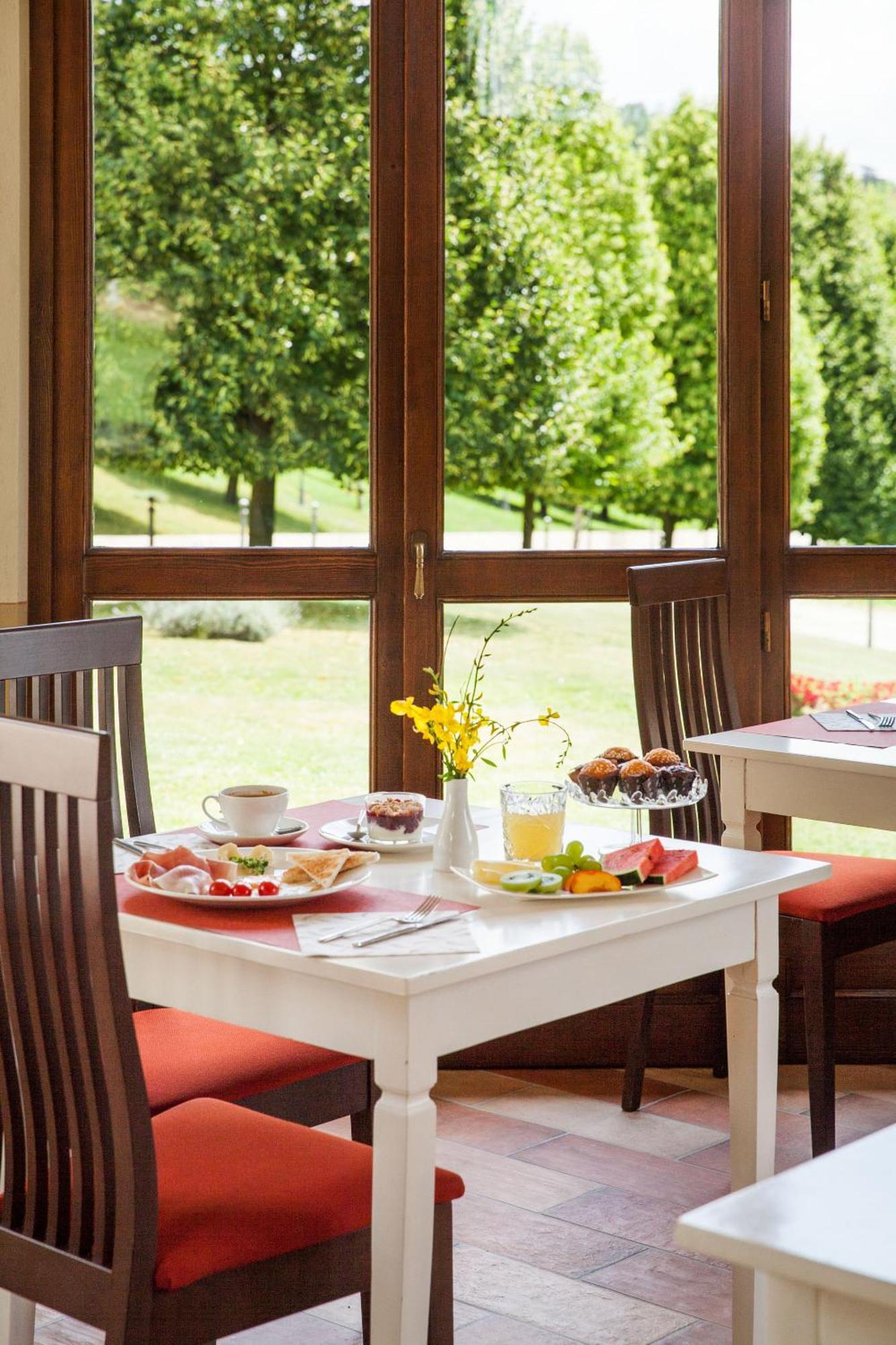 Relais Montemarino Hotel Borgomale Bagian luar foto