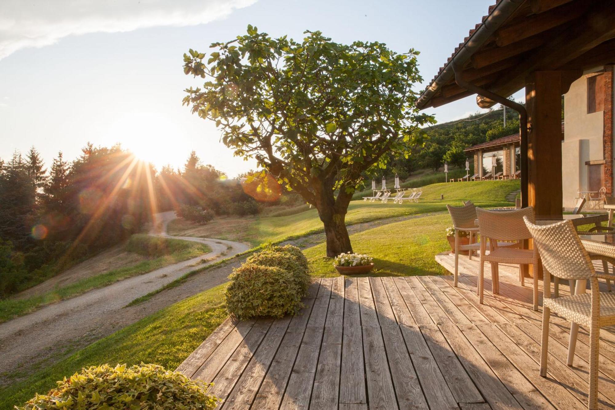 Relais Montemarino Hotel Borgomale Bagian luar foto