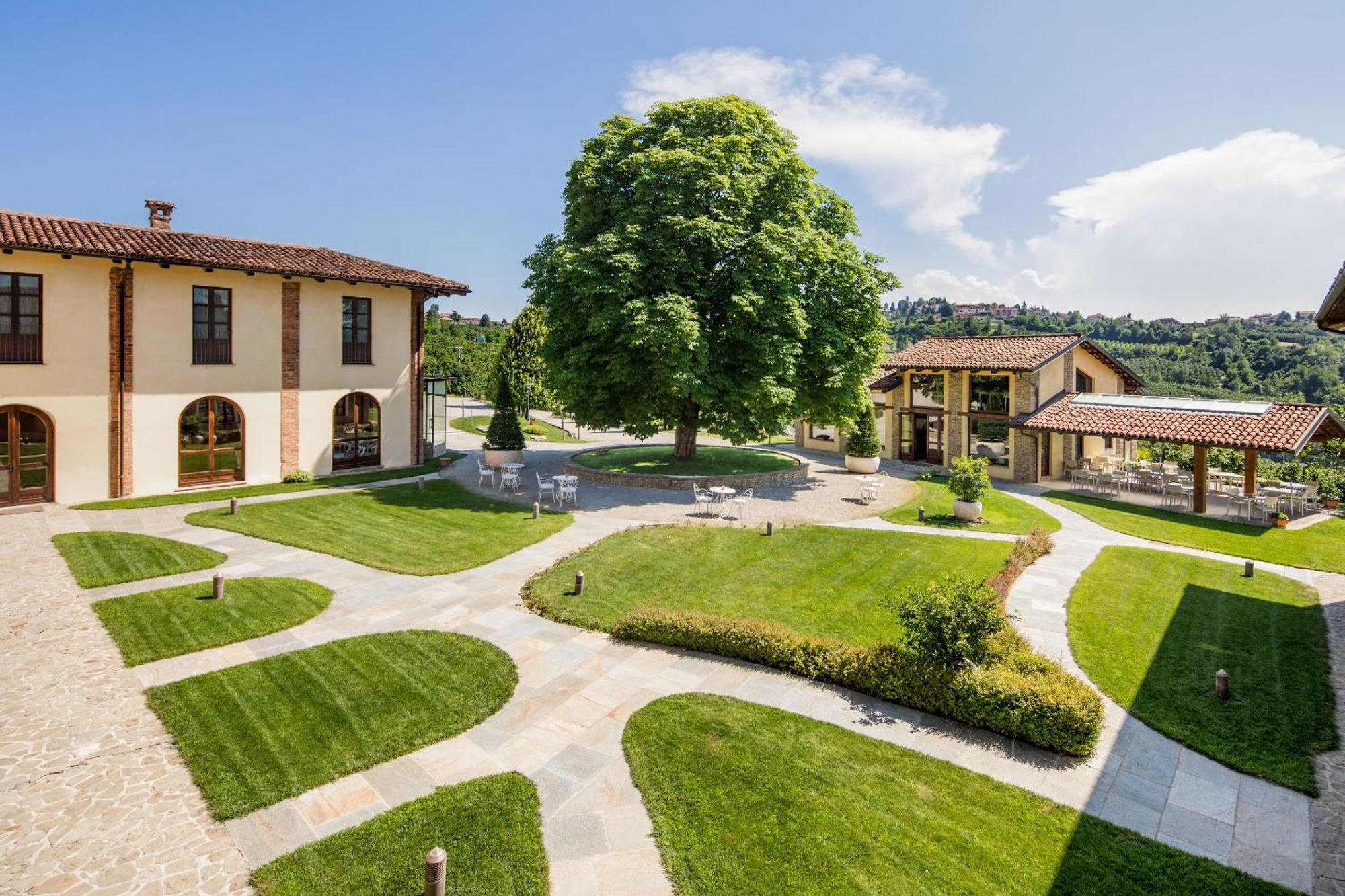 Relais Montemarino Hotel Borgomale Bagian luar foto