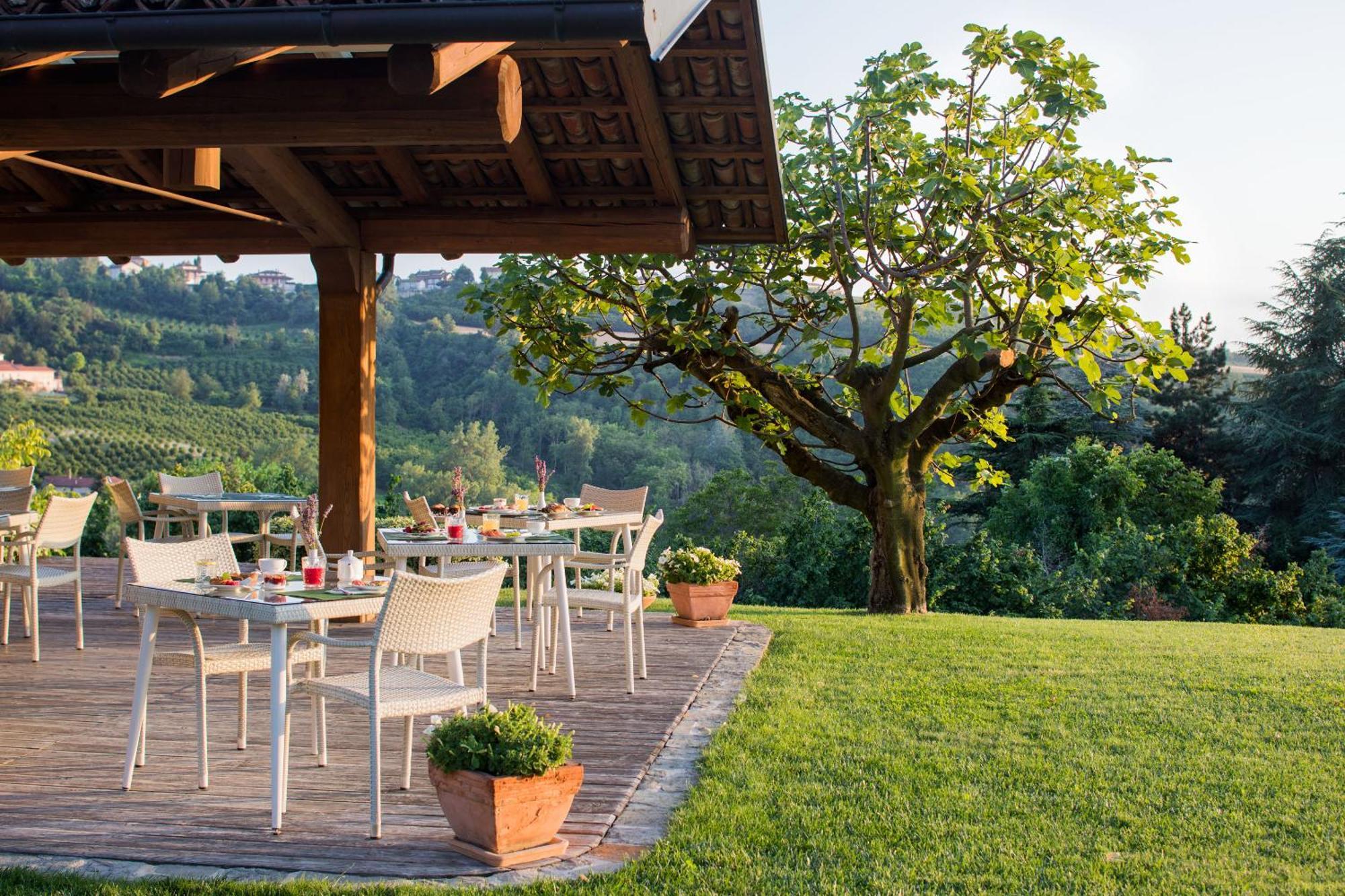 Relais Montemarino Hotel Borgomale Bagian luar foto