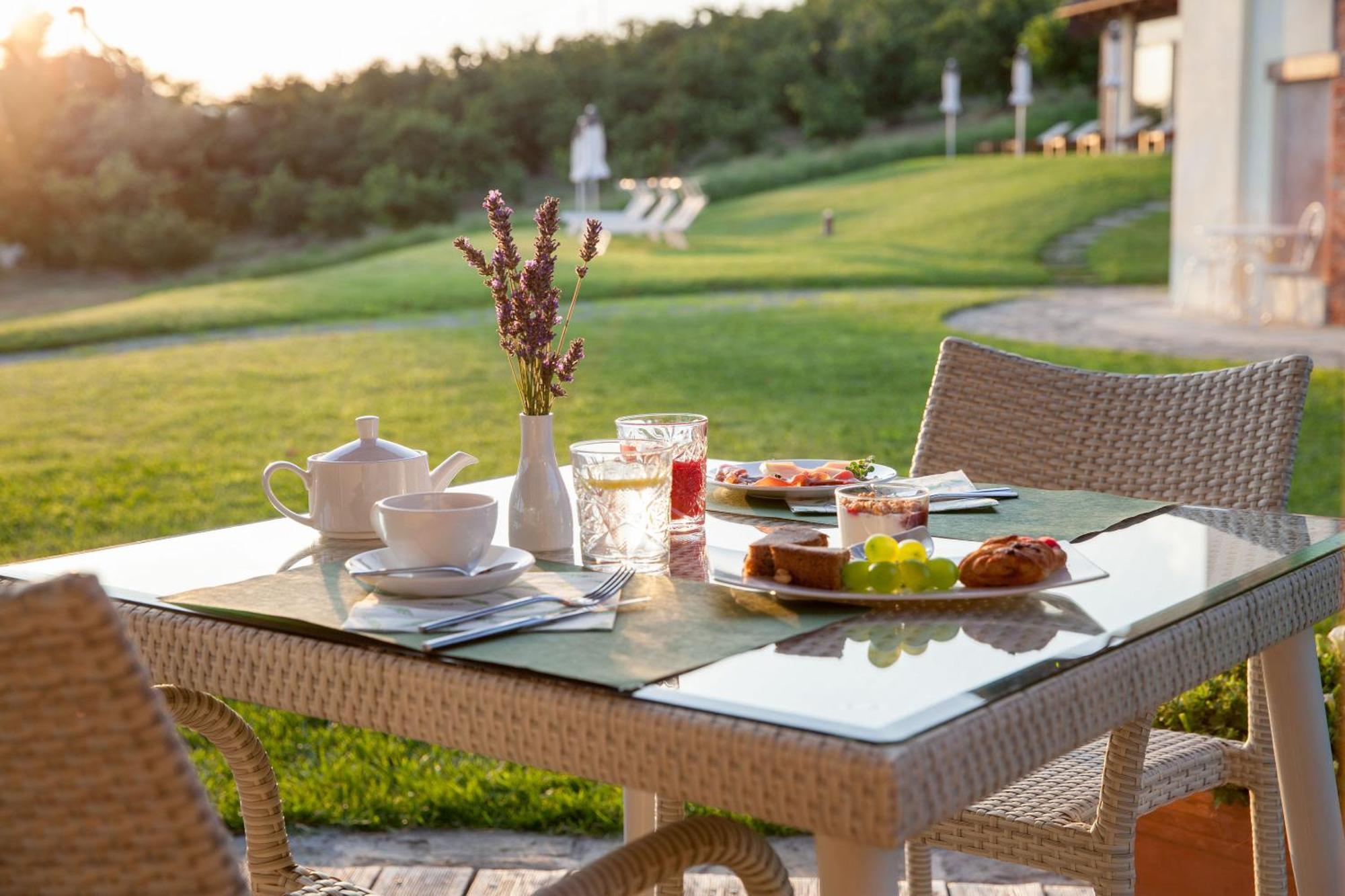 Relais Montemarino Hotel Borgomale Bagian luar foto