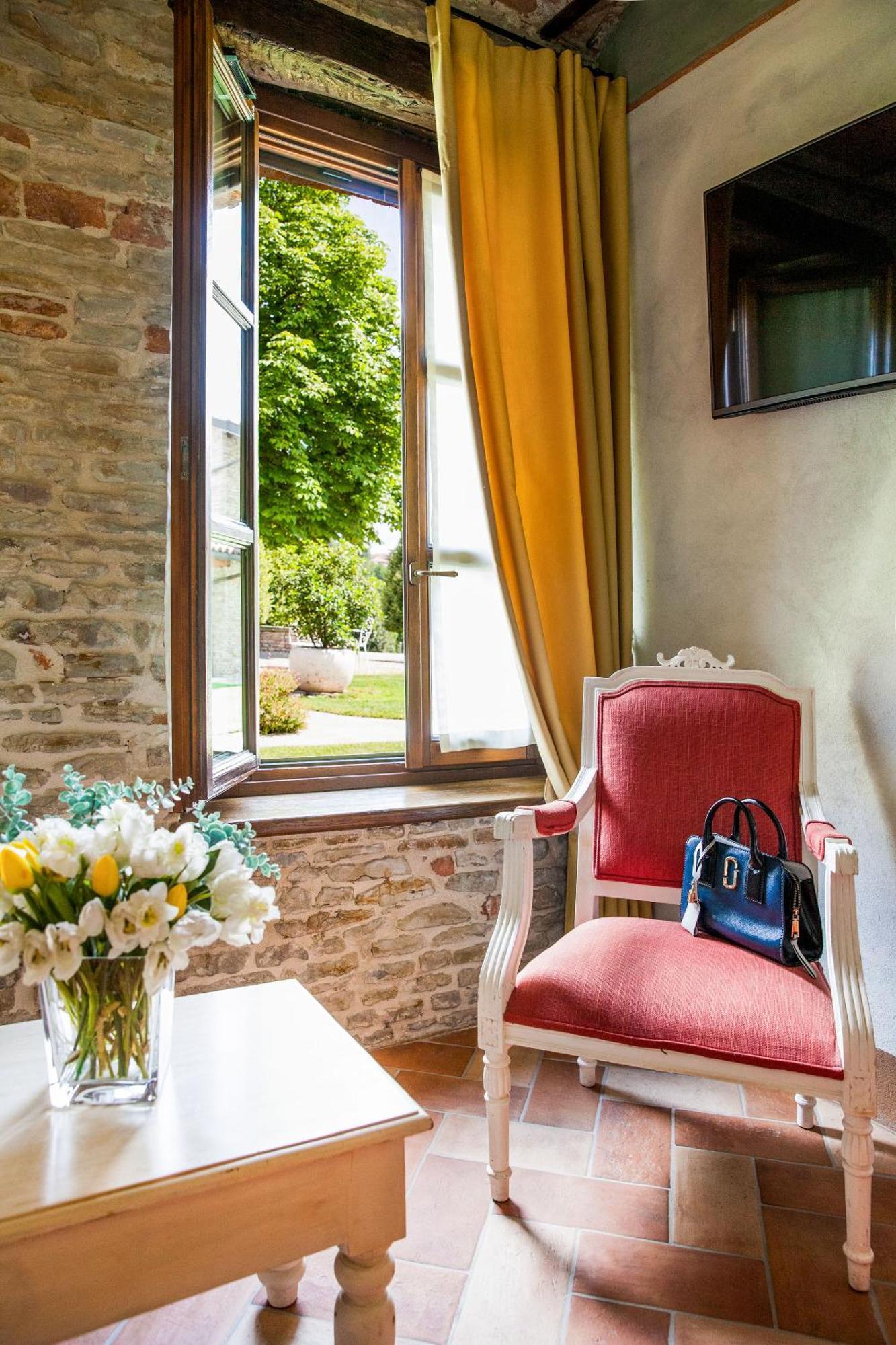 Relais Montemarino Hotel Borgomale Bagian luar foto