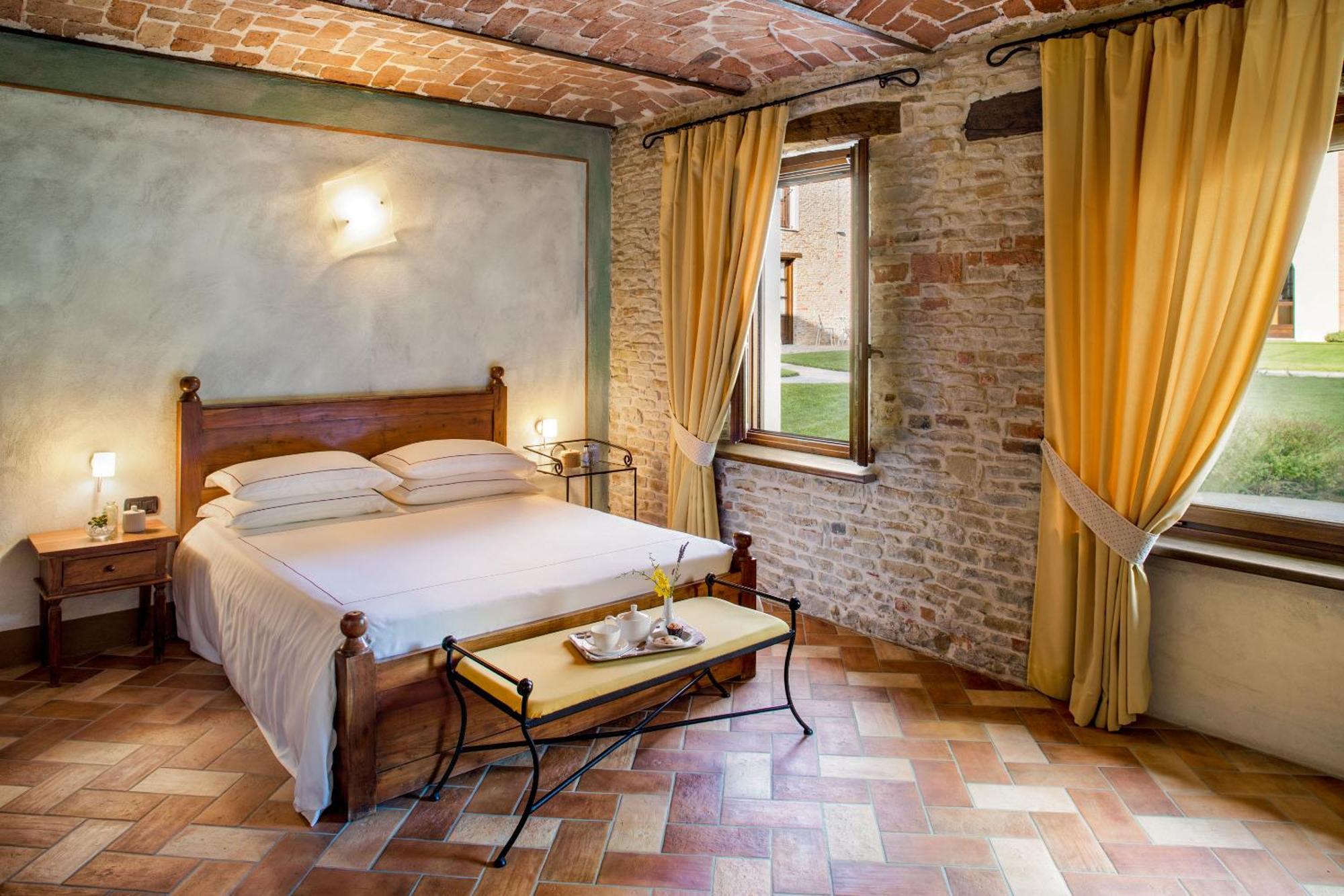 Relais Montemarino Hotel Borgomale Bagian luar foto