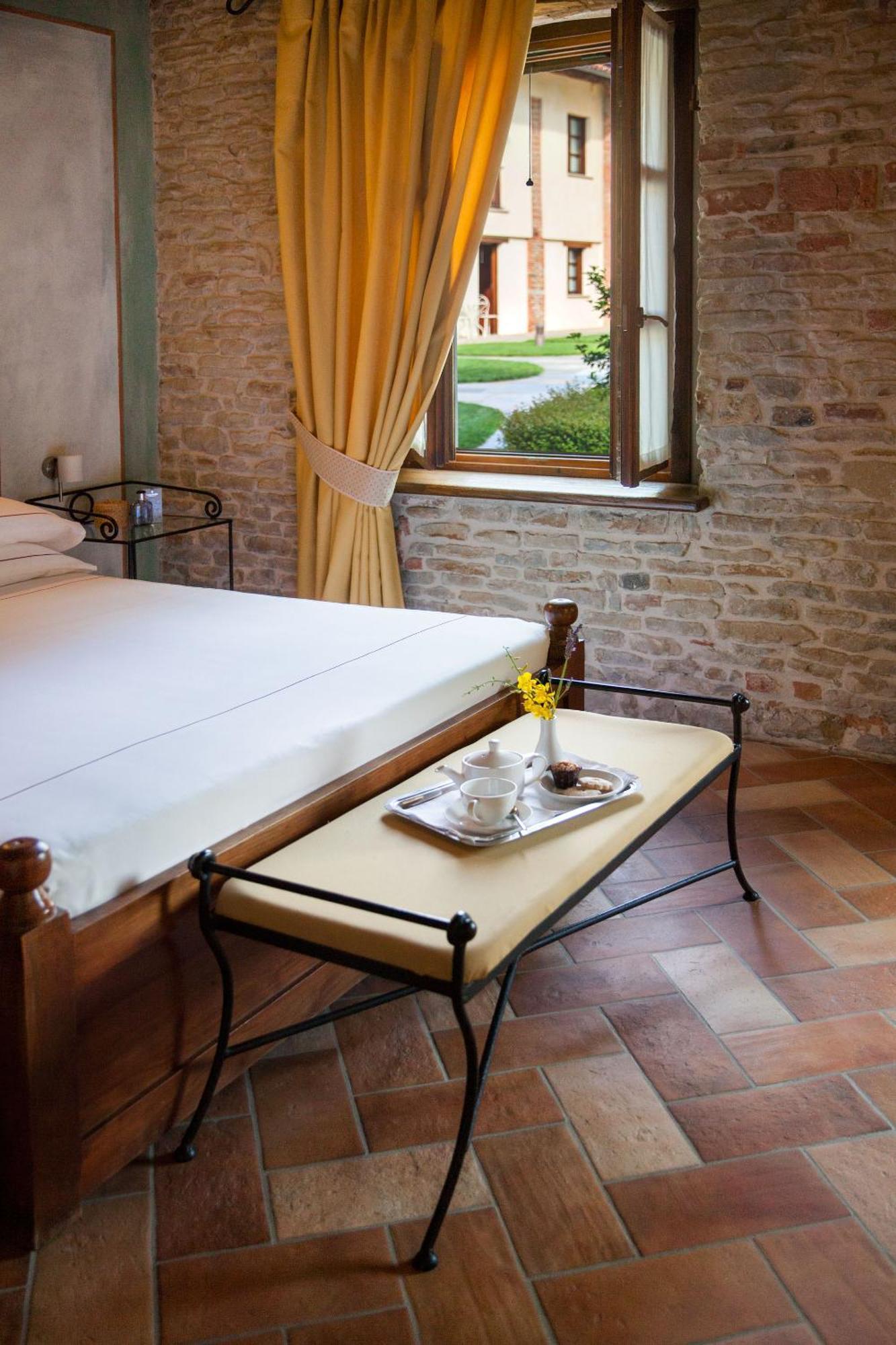 Relais Montemarino Hotel Borgomale Bagian luar foto