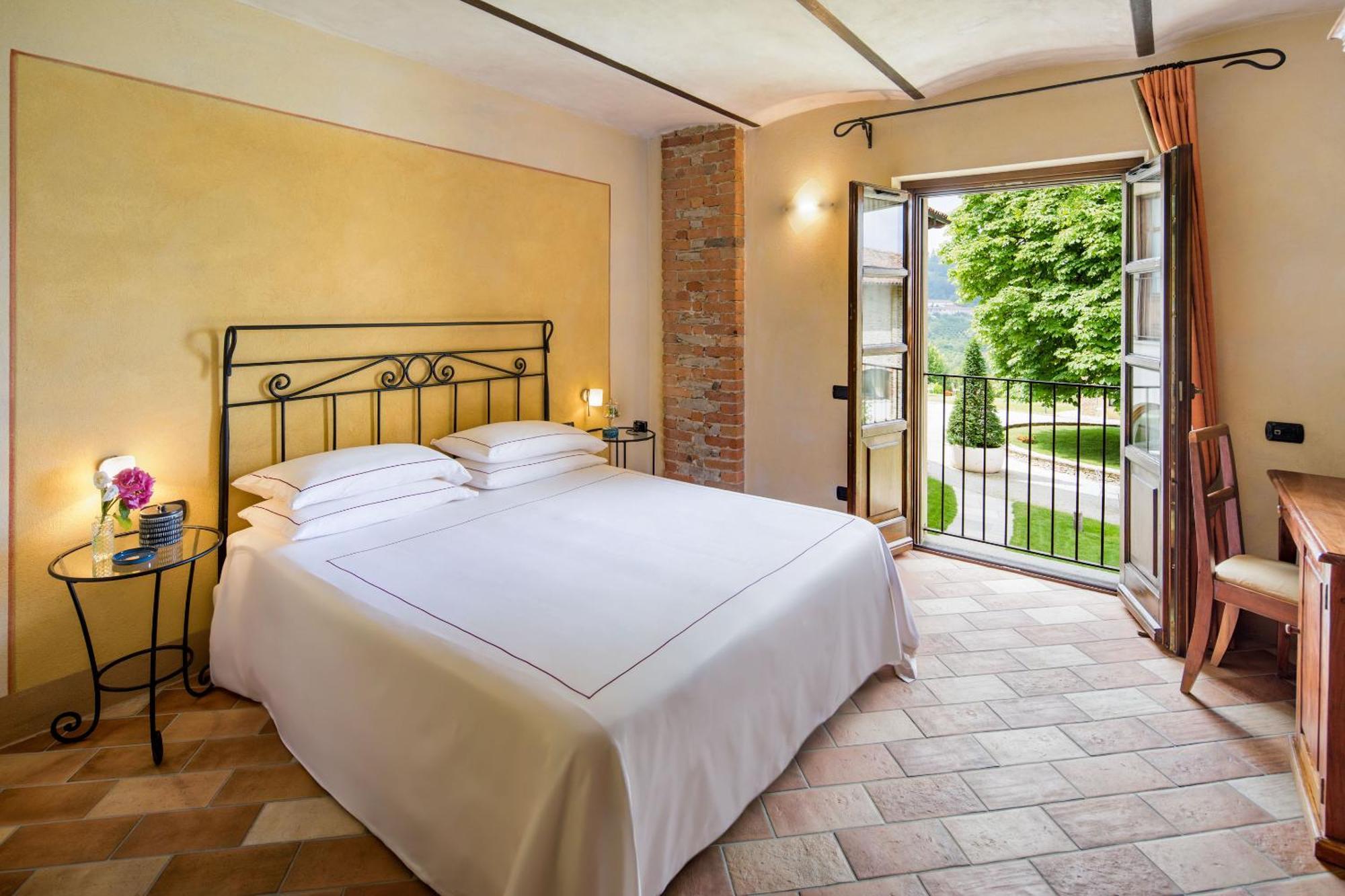 Relais Montemarino Hotel Borgomale Bagian luar foto