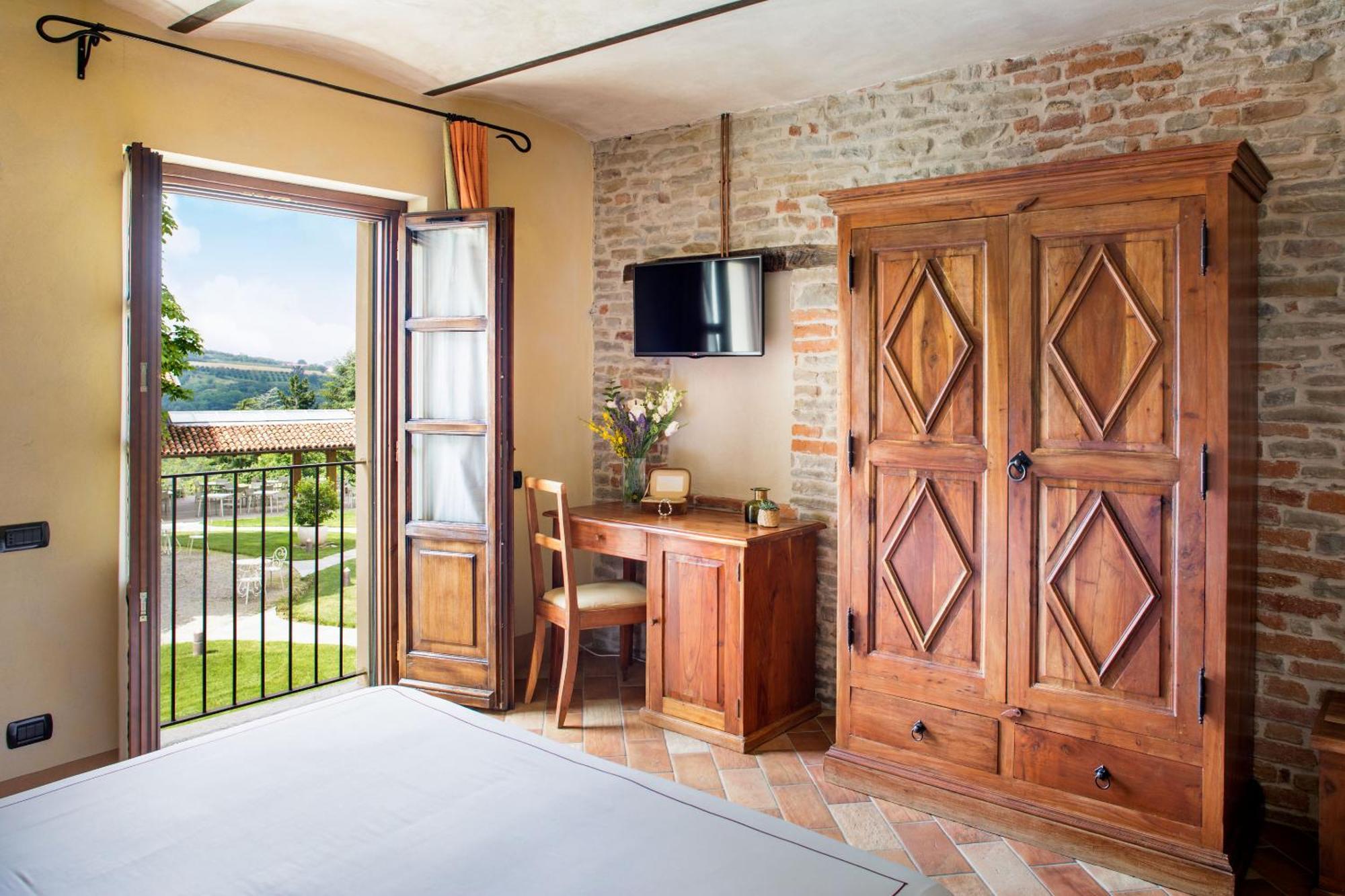 Relais Montemarino Hotel Borgomale Bagian luar foto